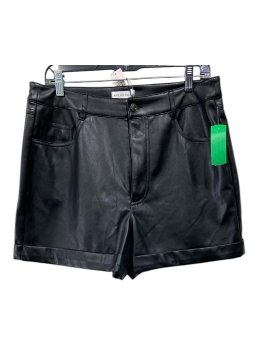 Avec Les Filles Size 31 Black Faux Leather High Rise Cuffed Shorts Black / 31