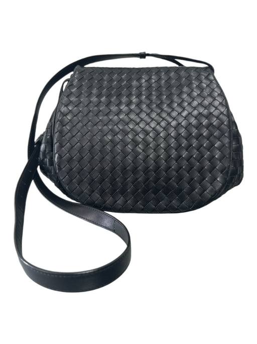 Bottega Veneta Black Leather Front Flap Woven Magnetic Close Crossbody Bag Black / Medium