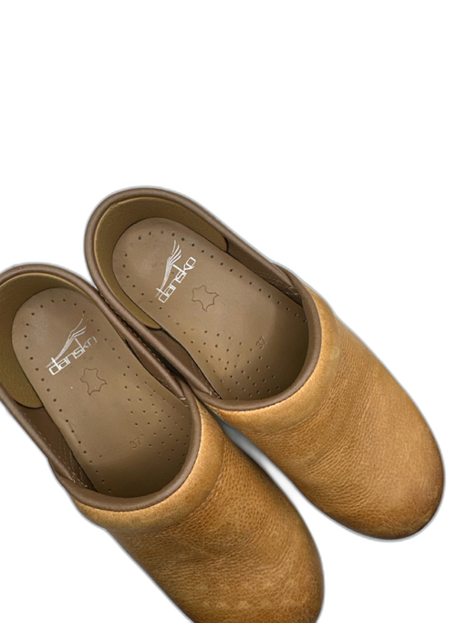 Dansko Shoe Size 37 Light Brown Leather Faux Wood Clogs Light Brown / 37