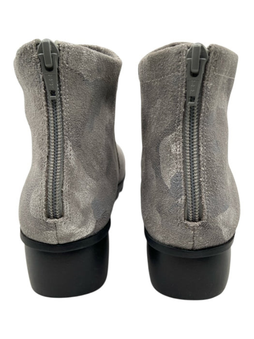 L'Amour des Pieds Shoe Size 9 Gray, Silver, Black Suede Upper Ankle Camo Booties Gray, Silver, Black / 9