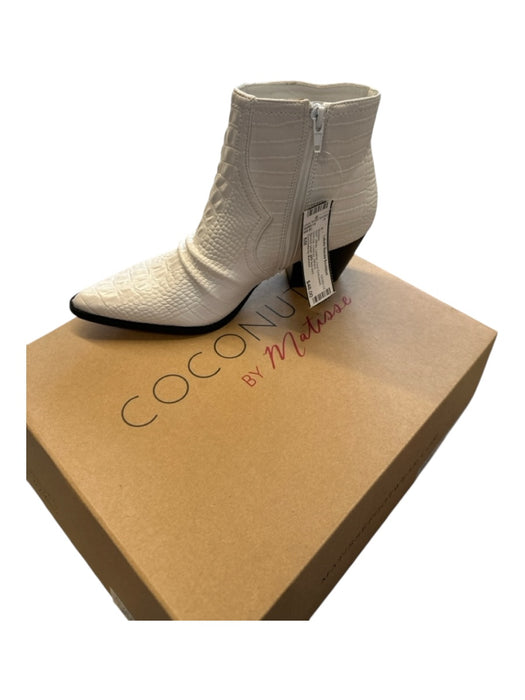 Coconuts by Matisse Shoe Size 6M White Leather Croc Embossed Side Zip Booties White / 6M