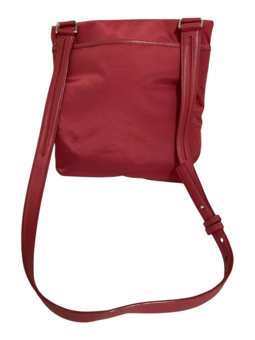 Tumi Red Nylon Zip Magnetic Close Crossbody Bag Red / M