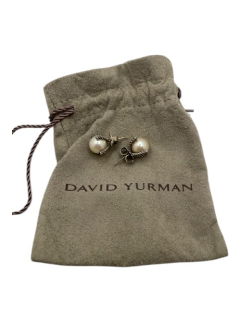 David Yurman Silver & White 925 Silver Pearl Claw Diamond Stud Earrings Silver & White