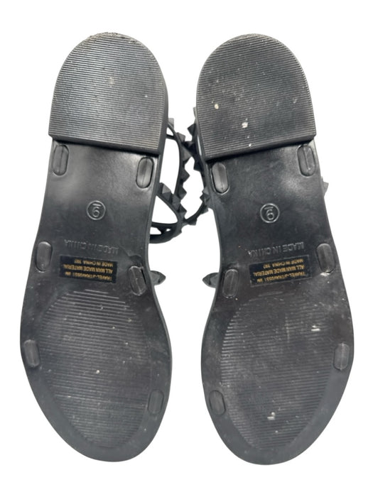 Steve Madden Shoe Size 9 Black Manmade Upper Rockstud Strappy Flat Sandals Black / 9