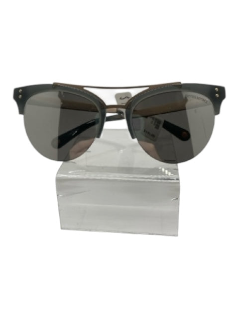 Henri Bendel Grey & Silver Cat Eye Mirrored Sunglasses Grey & Silver