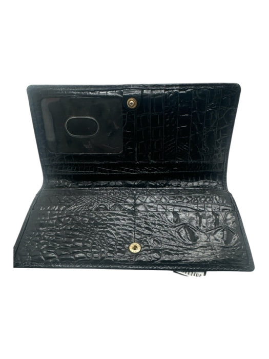 Brahmin Black Embossed Bi-Fold Gold Hardware Button Closure Wallets Black