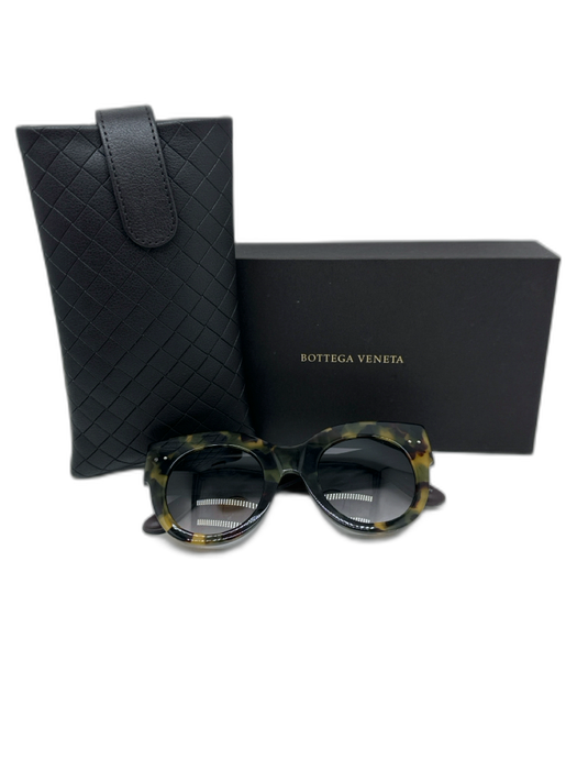 Bottega Veneta Brown, Tan, Green Acetate Woven Tortoise Cat Eye Sunglasses Brown, Tan, Green
