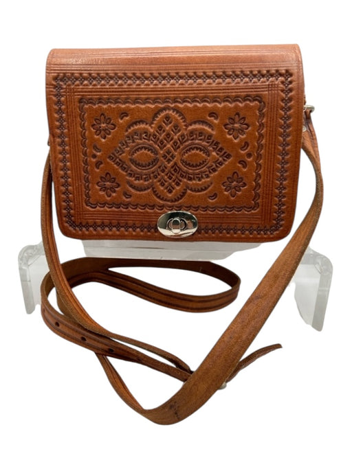 No Brand Brown Leather Engraved Button Close Crossbody Bag Brown / S