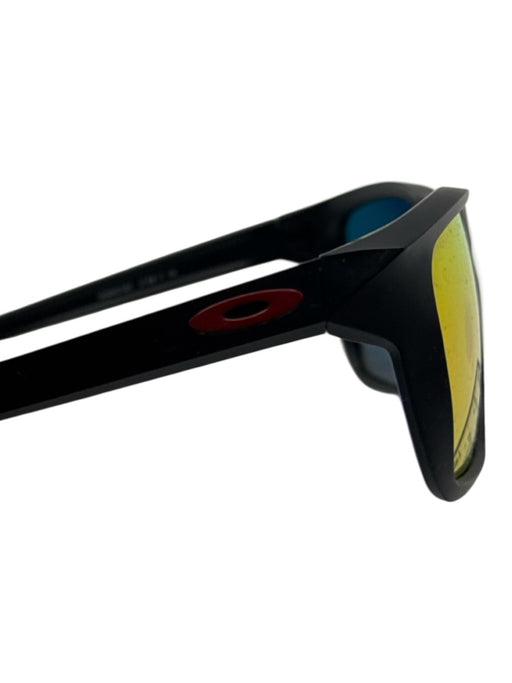 Oakley Black Plastic Men's Sunglasses Black