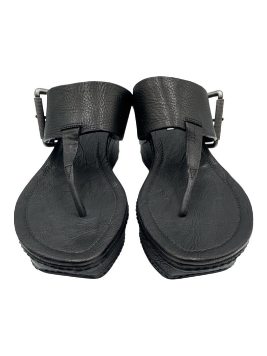 Vera Wang Lavender Shoe Size 9 Black Leather Thong Strap Platform Sandals Black / 9