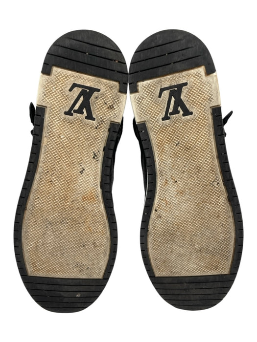 Louis Vuitton Shoe Size 9 Gray & White Snakeskin Solid Strap High Top Shoes Gray & White / 9