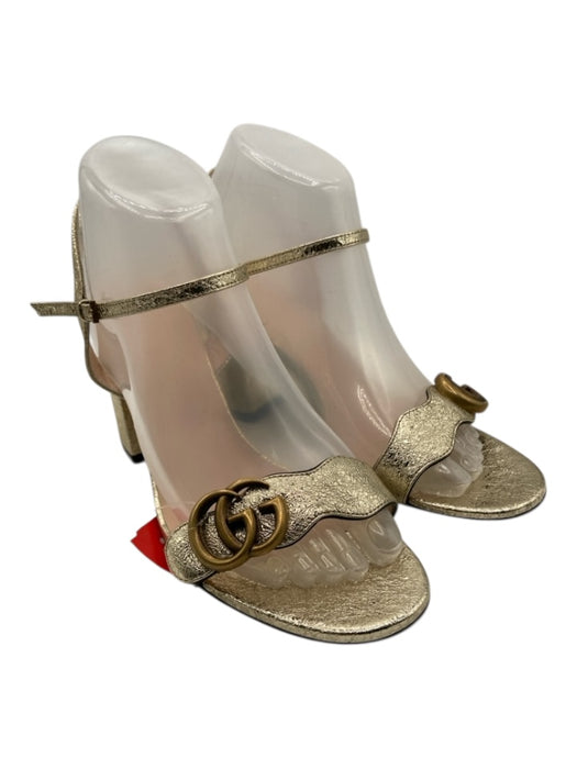 Gucci Shoe Size 39 Metallic Gold Leather Logo Buckle Block Heel Strappy Pumps Metallic Gold / 39