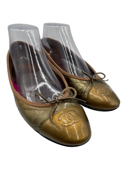 Chanel Shoe Size 39 Gold Patent Leather Quilted Logo Cap Toe Flats Gold / 39