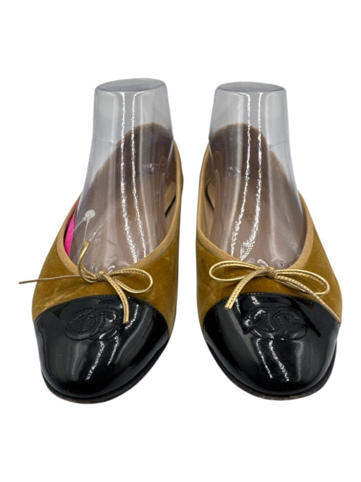 Chanel Shoe Size 39 Gold & Black Velvet & Leather Cap Toe Bow Detail Flats Gold & Black / 39