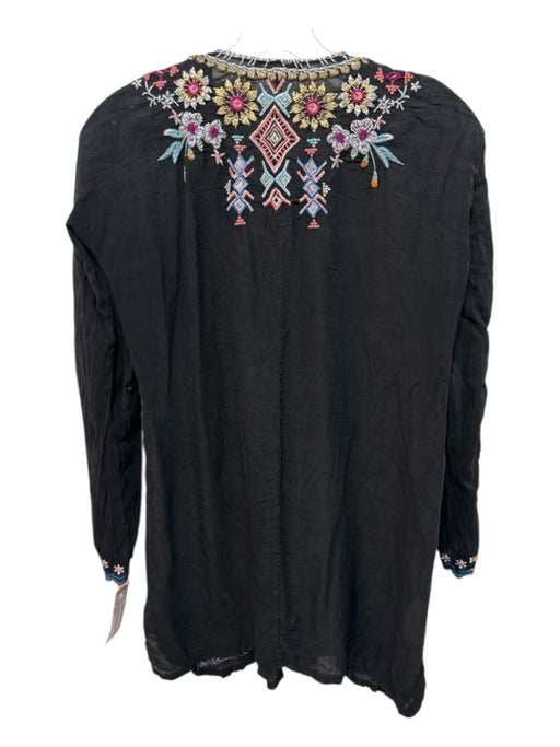 Johnny Was Size XXS Black & Multi Rayon Long Sleeve Floral Embroidery V Neck Top Black & Multi / XXS