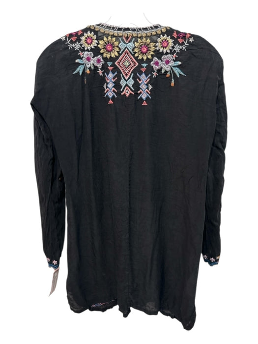 Johnny Was Size XXS Black & Multi Rayon Long Sleeve Floral Embroidery V Neck Top Black & Multi / XXS