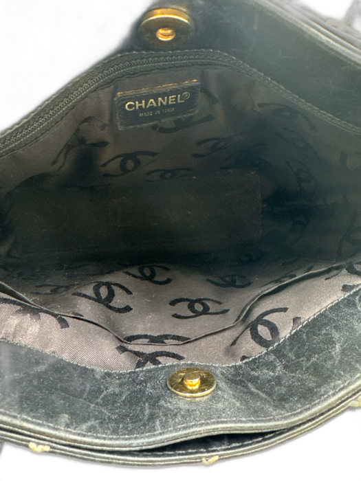 Chanel Black Calfskin Contrast Stitch Diamond Snap Closure Tote Bag Black / S