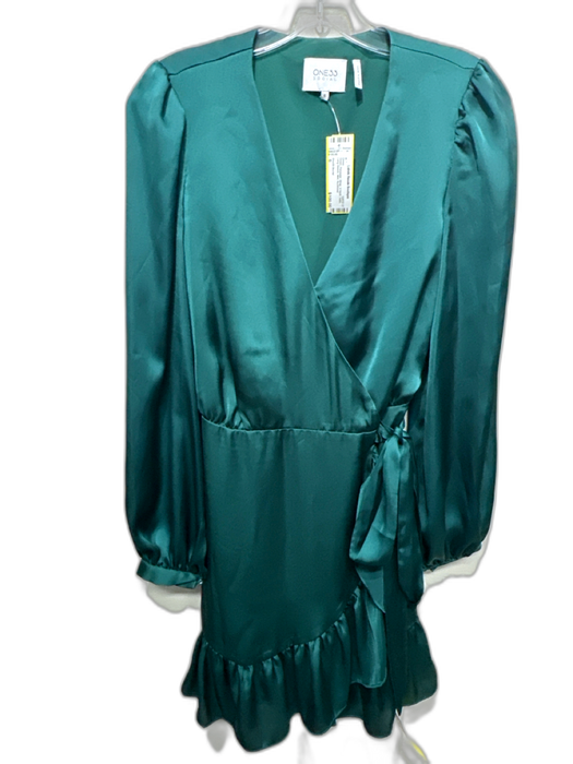 One33 Social Size 6 Green Polyester Wrap V Neck Satin Long Sleeve Dress Green / 6