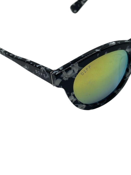 Diff Eyewear Black & White Acetate Polarized Wayfarer Sunglasses Black & White