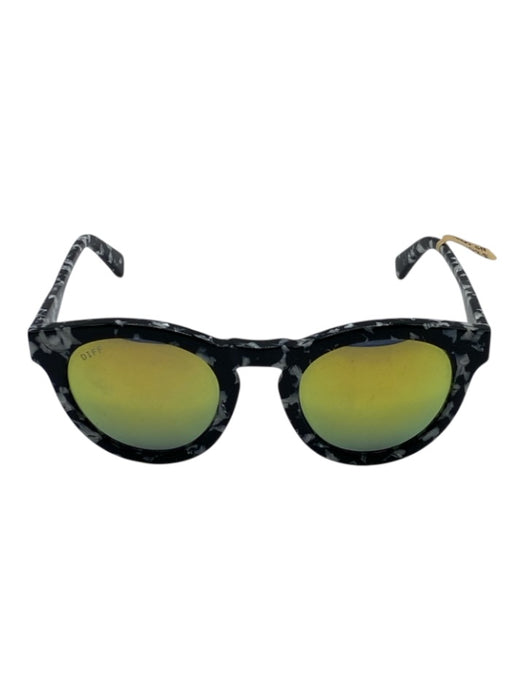 Diff Eyewear Black & White Acetate Polarized Wayfarer Sunglasses Black & White