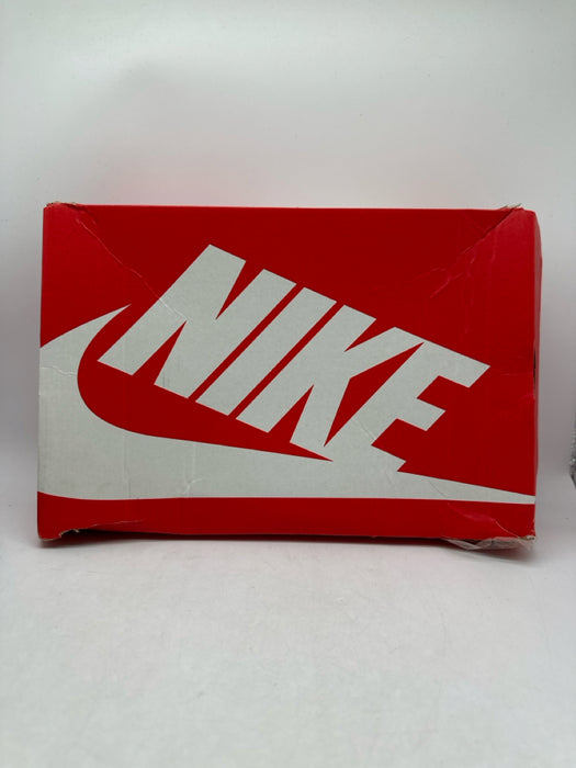 Nike Shoe Size 9 Like New White & Red Leather Two Tone Sneaker Men's Shoes