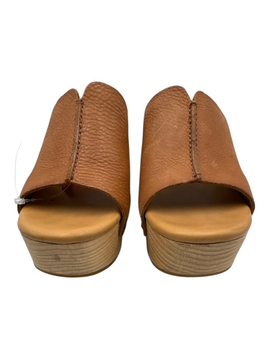 Kork-Ease Shoe Size 7 Beige & Brown Leather Wood Base Brass Studs Clog Mules Beige & Brown / 7