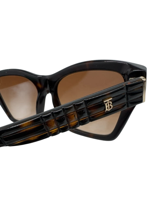 Burberry Like New Black Plastic Solid Men's Sunglasses Black