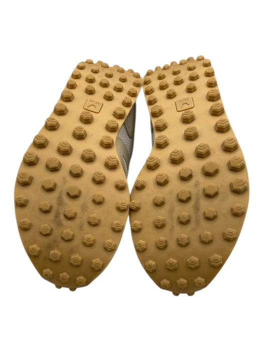 Veja Shoe Size 6 White, Cream & Beige Suede Low Top lace up Sneakers White, Cream & Beige / 6