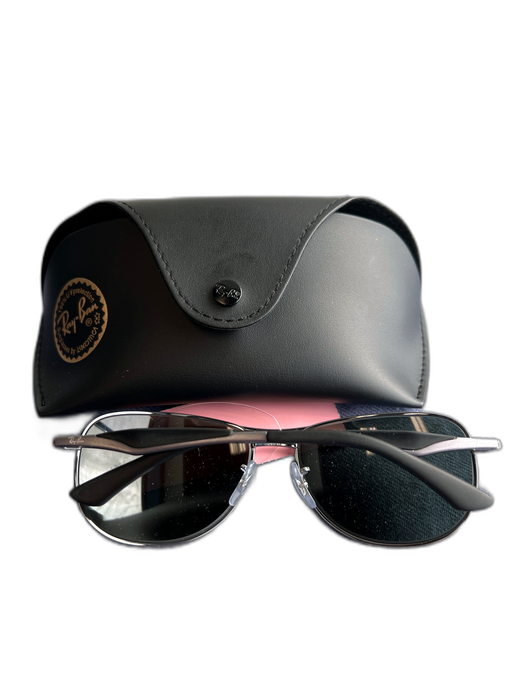 RayBan Black & Silver Metal Aviator Sunglasses Black & Silver