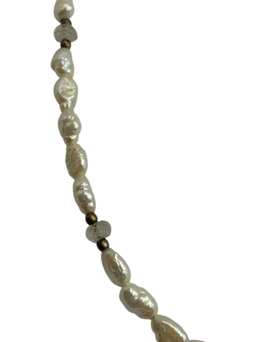 Elizabeth Showers White & Gold Tone Metal & Pearl Beaded Short Collar Necklace White & Gold Tone