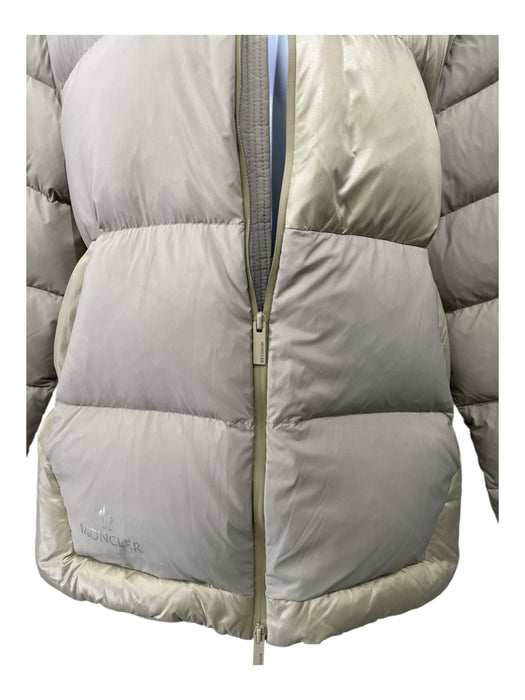 Moncler Size 2/M Light olive Polyester Puffer Zip Front Hood Jacket Light olive / 2/M