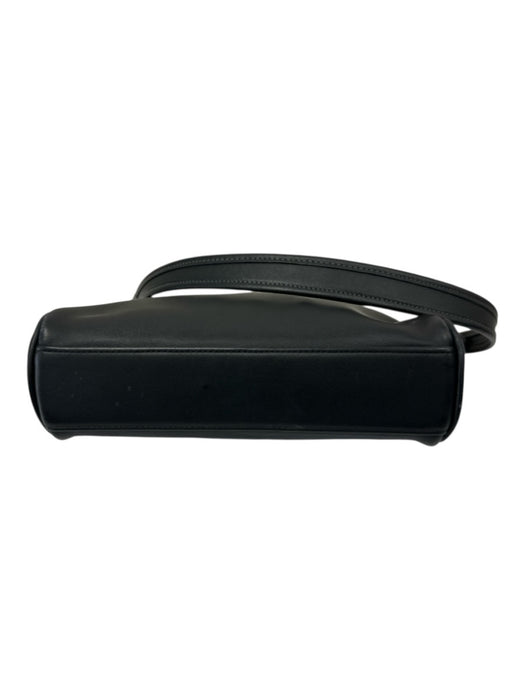 Coach Black Leather goldtone hardware Twist Close Bag Black