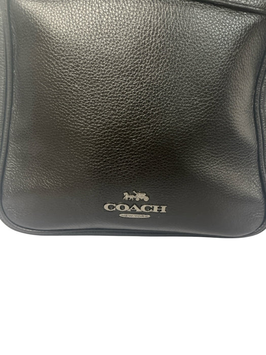 Coach Black Pebbled Leather Shoulder Bag Zip Close silver hardware Bag Black / S/M