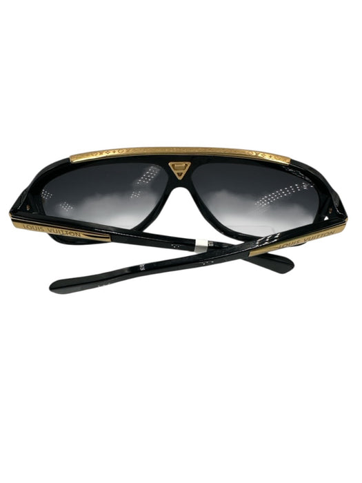 Louis Vuitton Black & Gold Tone Acetate Metal Accent Flat Top Sunglasses Black & Gold Tone