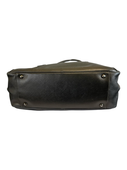 Salvatore Ferragamo Pewter Leather Zip Close Rolled Handle Padlock Shoulder Bag Pewter / M