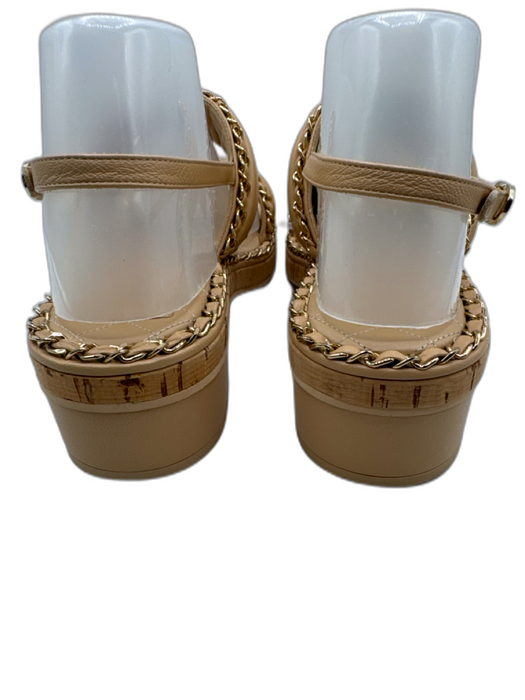 Chanel Shoe Size 38 Tan & Gold Leather Chain Detail Square Toe Sandals Tan & Gold / 38