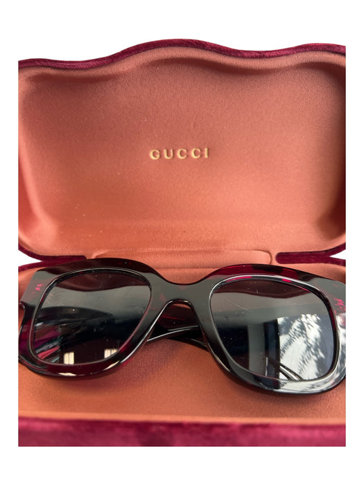 Gucci Fushcia & Black Spotted Modified Cat Eye Logo Wide arm Sunglasses Fushcia & Black