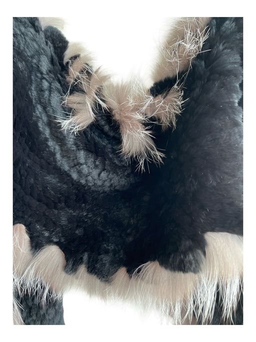 Jayley Black & Taupe Fur Tufts Pockets scarf Black & Taupe / One Size