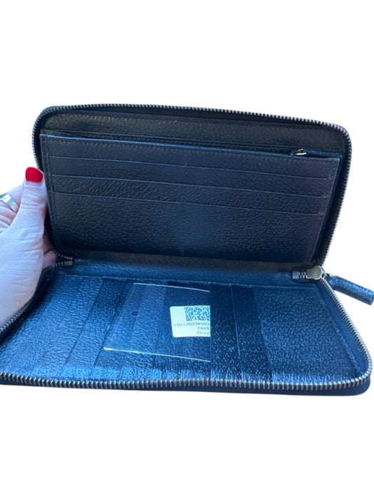 Gucci Black & Red Leather Zip Around Rectangle Pebbled Wallets Black & Red