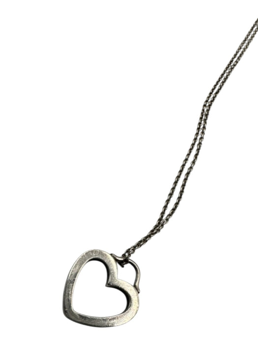 Tiffany & Co. Silver Sterling Silver Dainty Chain Heart Necklace Silver