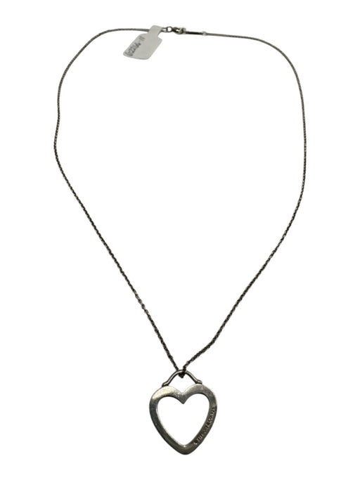 Tiffany & Co. Silver Sterling Silver Dainty Chain Heart Necklace Silver