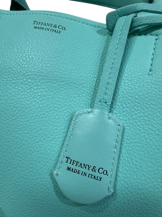 Tiffany & Co. Tiffany Blue Pebble Leather 2 Handles Open Top Hand Bag Tiffany Blue / M