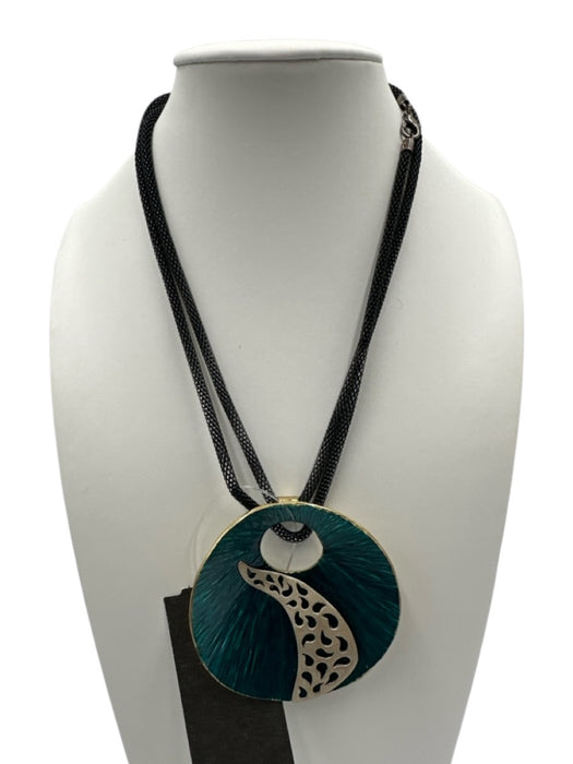 Museo Del Oro Colombia Gold, Black & Blue Gold Tone Metal Hammered Necklace Gold, Black & Blue