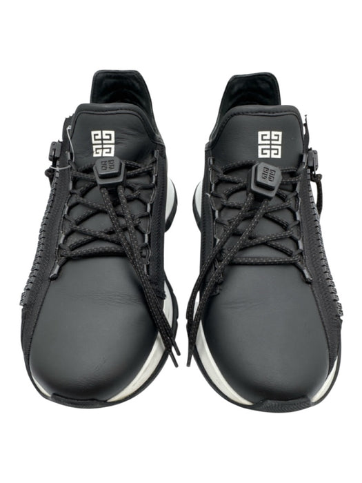 Givenchy Shoe Size 37.5 Black & White Leather Upper Zipper Detail Sneakers Black & White / 37.5