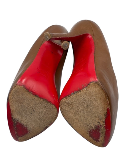 Christian Louboutin Shoe Size 39 Brown Leather Almond Toe Closed Toe Pumps Brown / 39