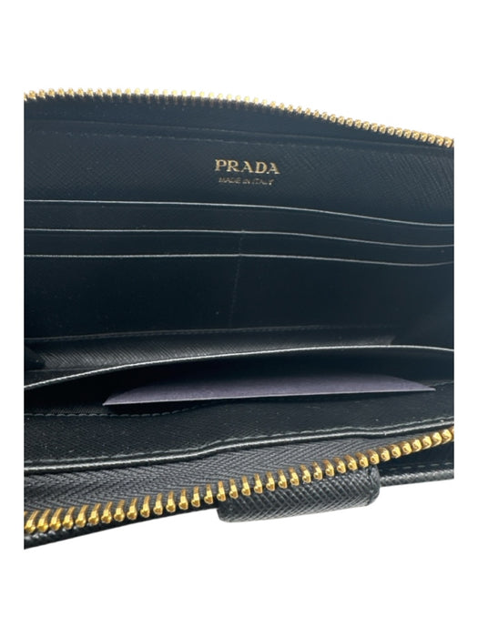 Prada Black Leather Zip Close Saffiano Snap Detail Box Inc. Wallets Black