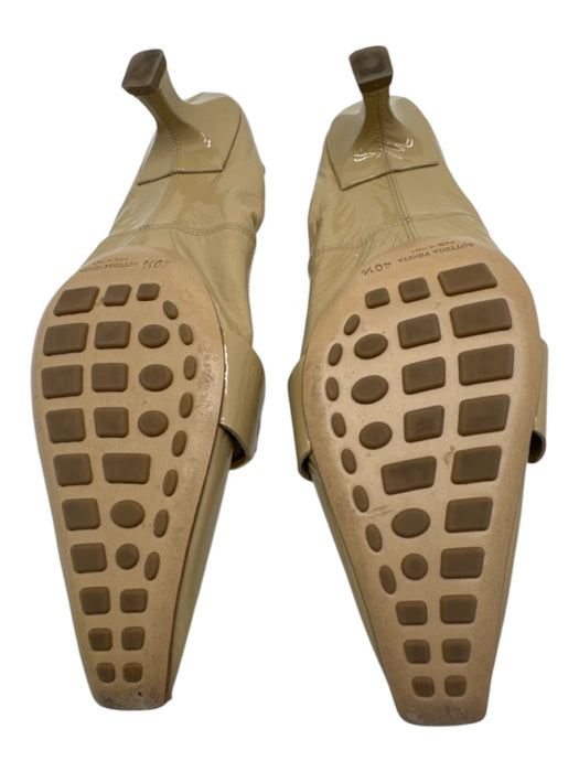 Bottega Veneta Shoe Size 40.5 Beige Patent Leather Gold Tone Hardware Pumps Beige / 40.5