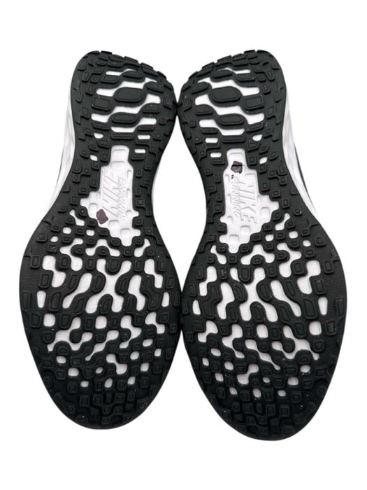 Nike Shoe Size 11 Black & White Synthetic Running Lace Up Mesh Sneakers Black & White / 11