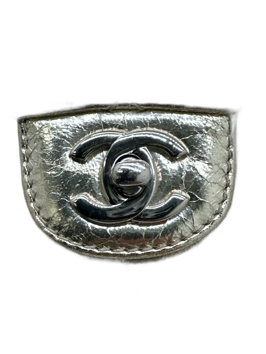 Chanel Gold Leather Crinkle Metallic Crossbody Chain Turn Clasp Bag Gold / S