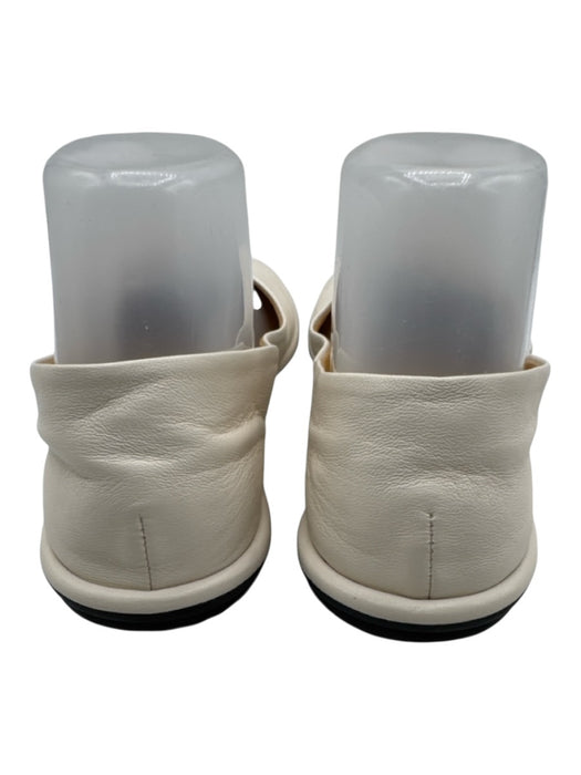 The Row Shoe Size 38 Off White Leather Round Toe Flats Off White / 38
